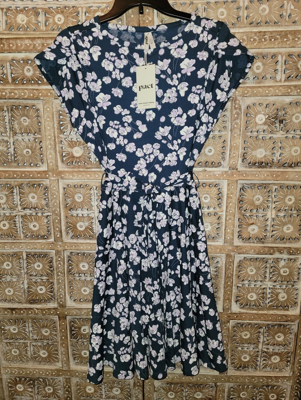 NWT Pact Organic Cotton Fit & Flare Petal Sleeve Dress Navy Floral Pockets Large - Picture 2 of 12